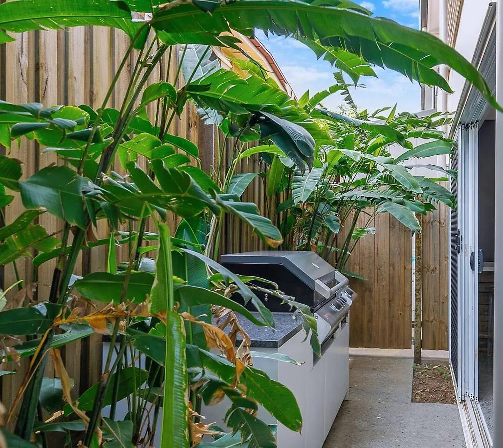 Nundah'S Lush Haven - Serene Family Townhouse Escape Villa Brisbane Holiday home